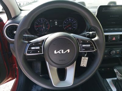 2024 Kia Forte - Photo 12