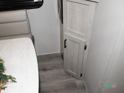 2025 Coachmen RV Catalina Summit Series 7 — photo 27 view