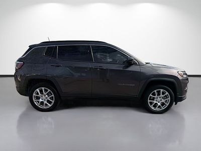 2023 Jeep Compass - Photo 2