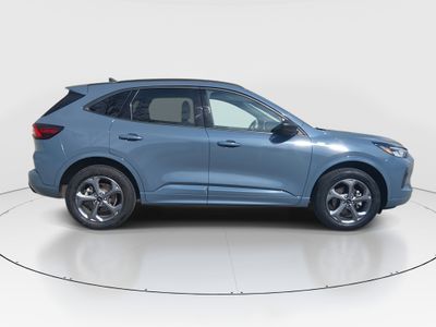 2024 Ford Escape — photo 8 view