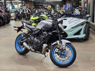 2026 Yamaha MT-07 — front three-quarter view