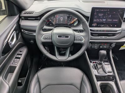 2026 Jeep Compass — photo 14 view