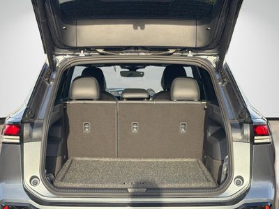 2026 Volkswagen Tiguan — photo 12 view