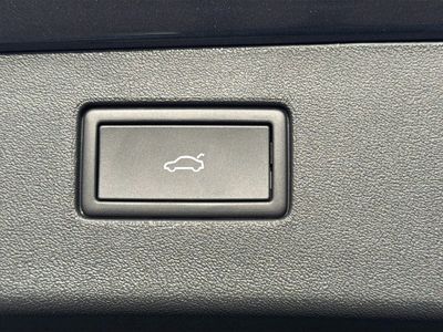 2026 Volkswagen Tiguan — photo 13 view