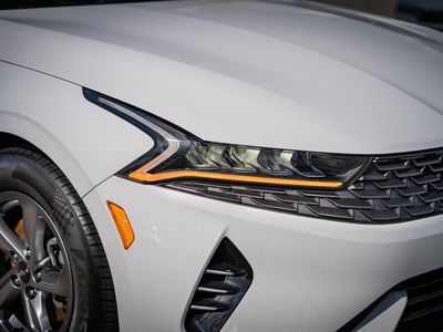 2023 Kia K5 - Photo 9