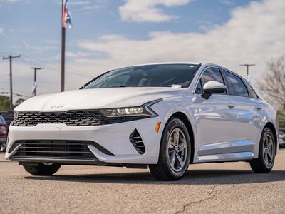 2023 Kia K5 - Photo 2