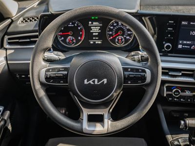 2023 Kia K5 - Photo 23