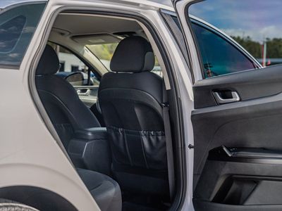 2023 Kia K5 - Photo 13