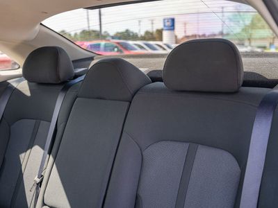 2023 Kia K5 - Photo 18
