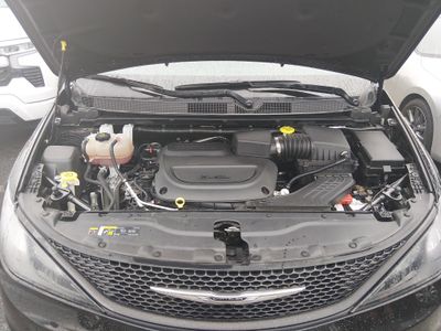 2023 Chrysler Voyager - Photo 9