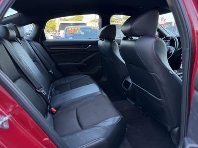 2018 Honda Accord - Photo 16