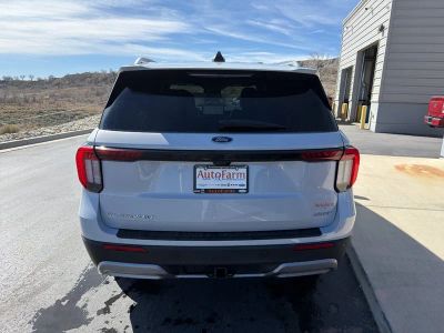 2025 Ford Explorer — detail view