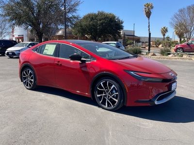 2026 Toyota Prius Plug-In Hybrid - Photo 4