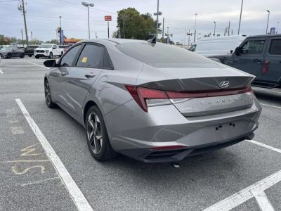 2023 Hyundai Elantra - Photo 5