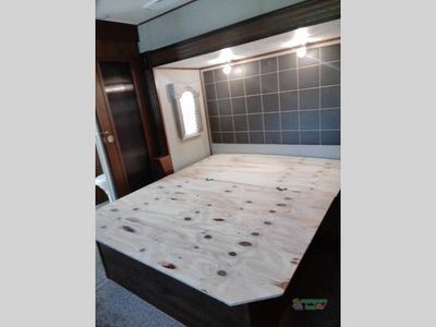2019 Keystone RV Alpine — photo 25 view