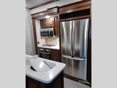 2019 Keystone RV Alpine — photo 20 view