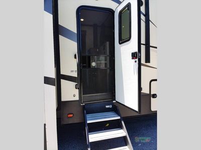 2019 Keystone RV Alpine — photo 11 view