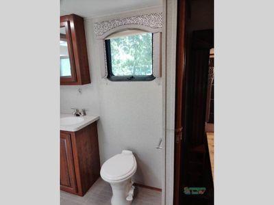 2019 Keystone RV Alpine — photo 31 view