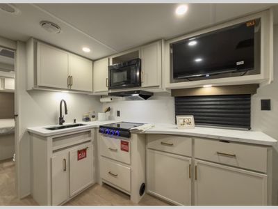 2027 Grand Design Transcend Xplor — photo 7 view