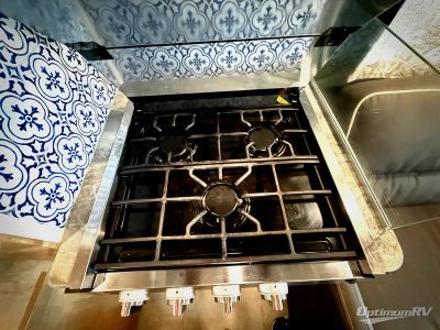2021 Coachmen Leprechaun — photo 7 view