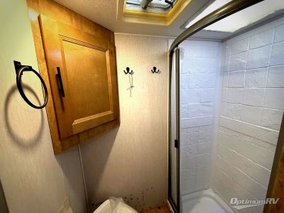 2021 Coachmen Leprechaun — photo 23 view
