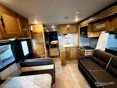 2021 Coachmen Leprechaun — photo 15 view