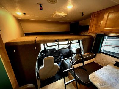 2021 Coachmen Leprechaun — photo 10 view