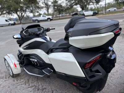 2026 Can-Am Spyder RT Limited Platine — interior view