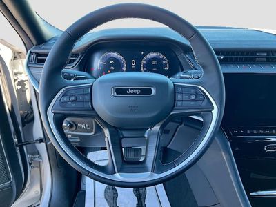 2026 Jeep Grand Cherokee — photo 11 view