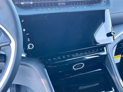 2026 Jeep Grand Cherokee — photo 13 view