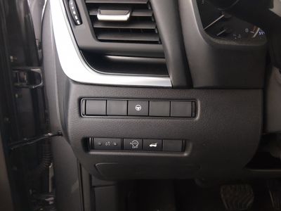 2025 Nissan Rogue - Photo 13
