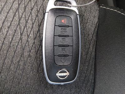 2025 Nissan Rogue - Photo 15
