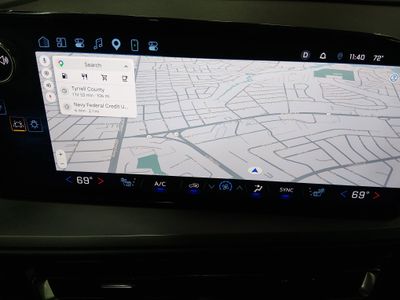 2025 Chevrolet Traverse - Photo 18