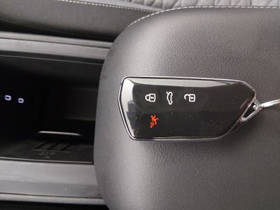 2025 Volkswagen Tiguan — photo 15 view
