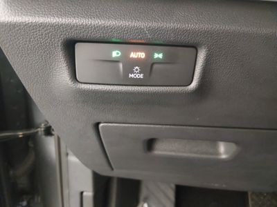 2025 Volkswagen Tiguan — photo 13 view