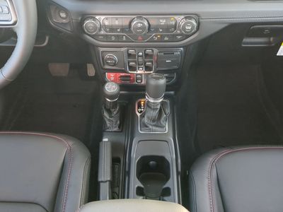 2026 Jeep Gladiator - Photo 21