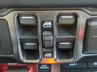 2026 Jeep Gladiator - Photo 28
