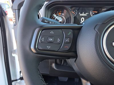 2026 Jeep Gladiator — photo 17 view