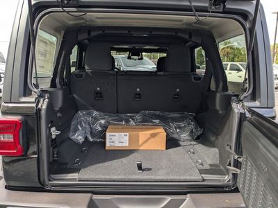 2026 Jeep Wrangler - Photo 13