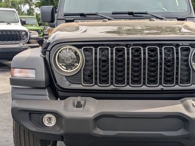 2026 Jeep Wrangler - Photo 10