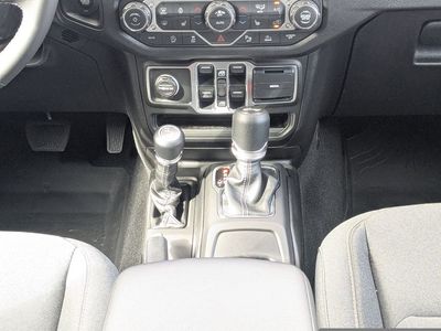 2026 Jeep Wrangler - Photo 19