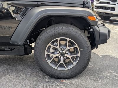 2026 Jeep Wrangler - Photo 12