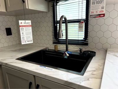 2026 Jayco Seismic - Photo 12
