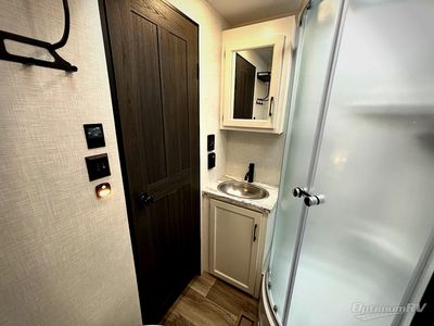 2025 Venture RV SportTrek - Photo 9