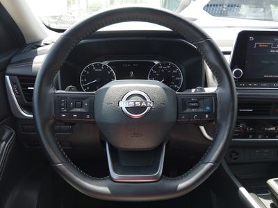2025 Nissan Rogue — photo 12 view