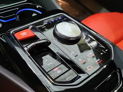 2025 BMW M5 - Photo 30