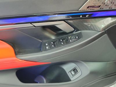 2025 BMW M5 - Photo 21