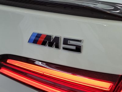 2025 BMW M5 - Photo 5