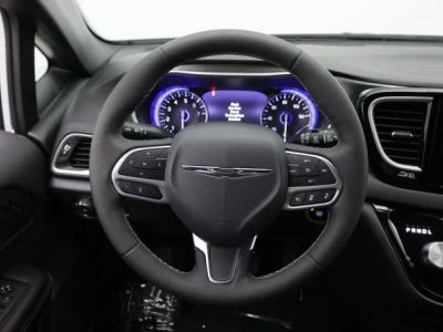 2026 Chrysler Pacifica — photo 28 view