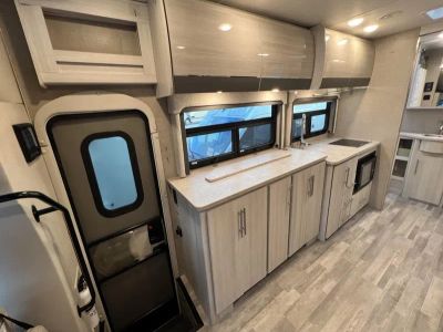 2023 Thor Motor Coach COMPASS - Photo 5